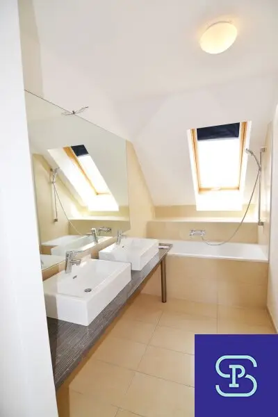 Sanierte 104m² Maisonette-Dachwohnung mit Terrasse und Klima - 1150 Wien