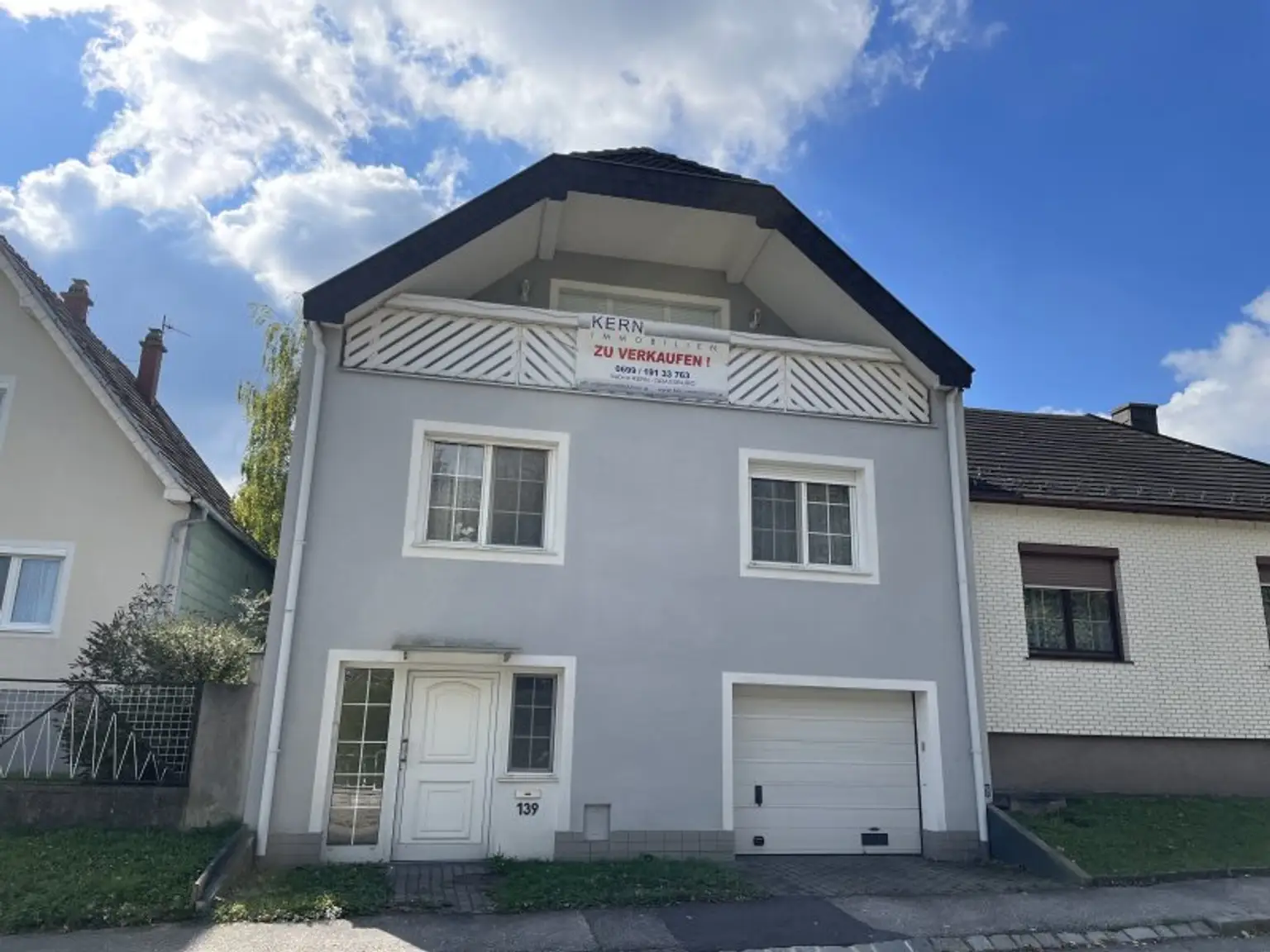 SEHR GEPFLEGTES EINFAMILIEN-HAUS MIT SCHÖNEM GARTEN -- LOGGIA/GARAGE -- RUHELAGE!