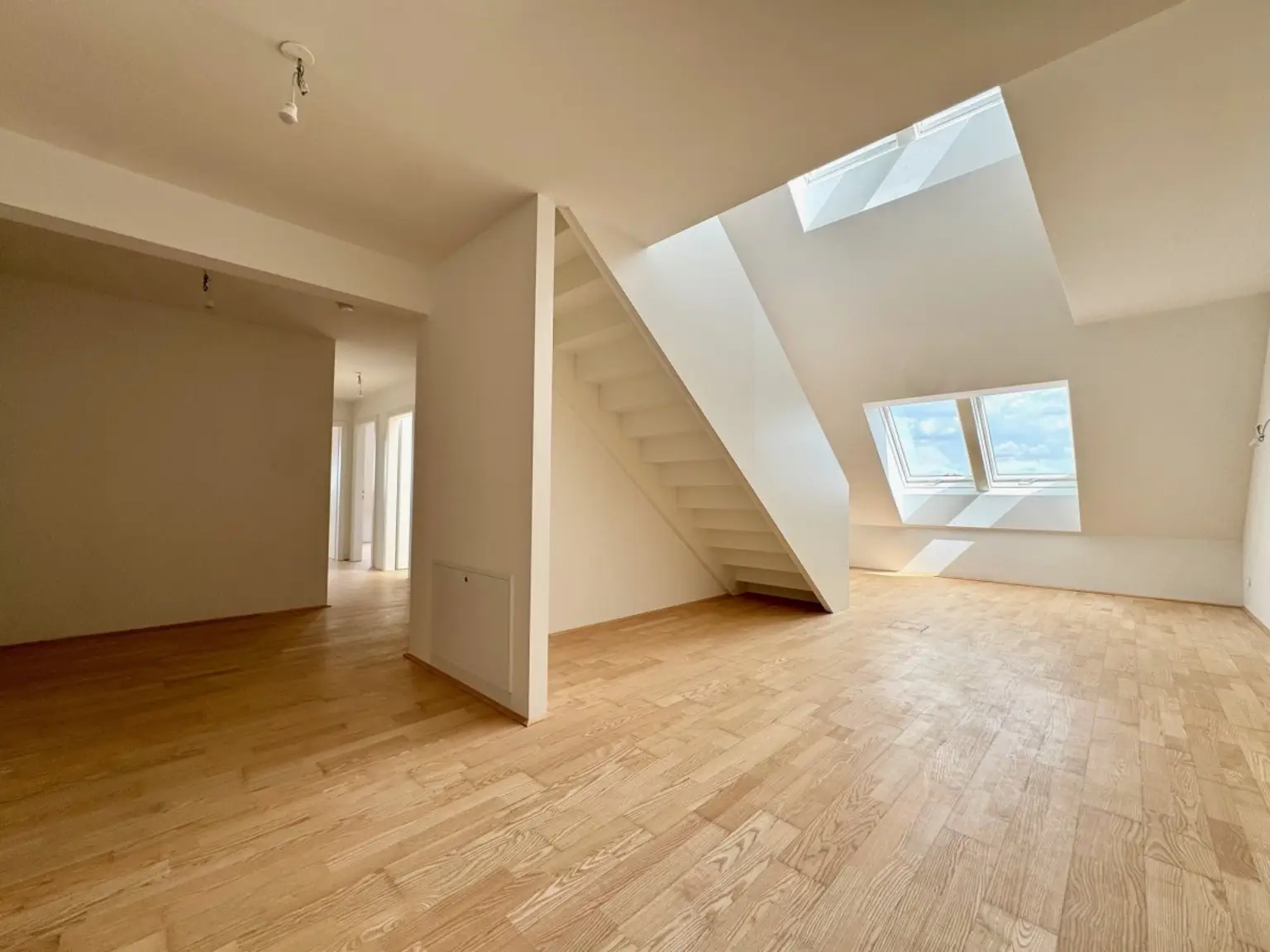 R | ++ NEU ++ Exklusives WOHNEN/ARBEITEN mit zwei sonnigen TERRASSEN | Prima Service Immobilien