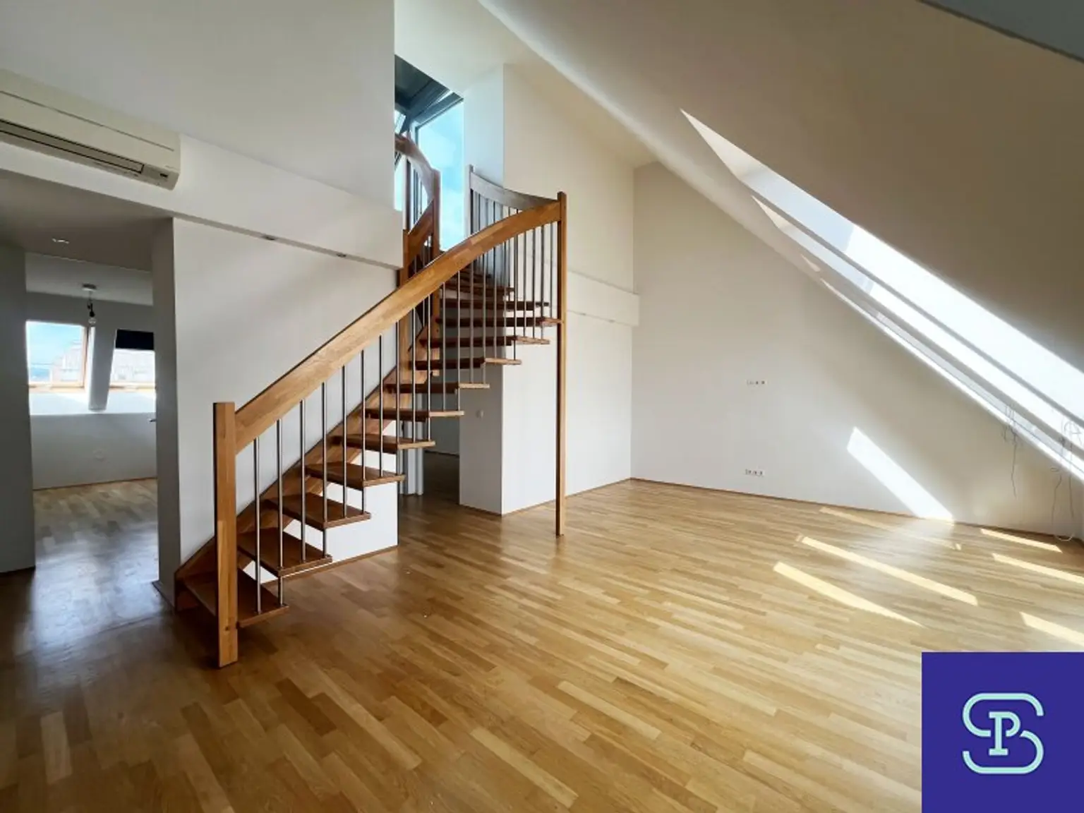 Sanierte 104m² Maisonette-Dachwohnung mit Terrasse und Klima - 1150 Wien