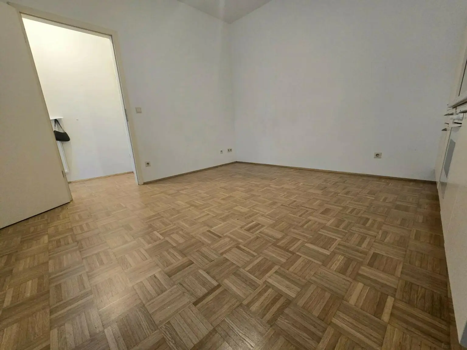 Nette 2 Zimmer Wohnung – Zentrum - ab sofort!
