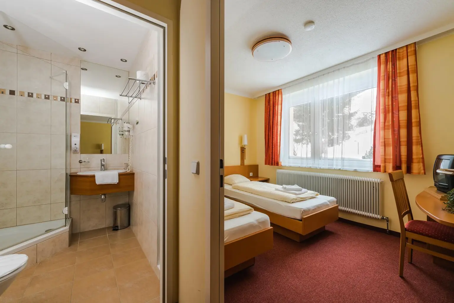 Zweibettzimmer