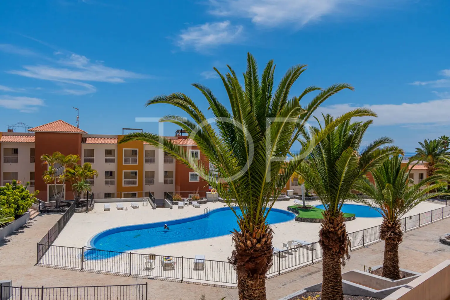 Modern two-bedroom apartment with terrace in Callao Salvaje