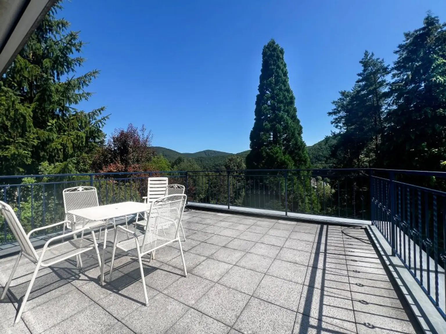 Charmante 5-Zimmer Villenetage mit traumhafter Terrasse und Wienerwaldblick am Sagberg