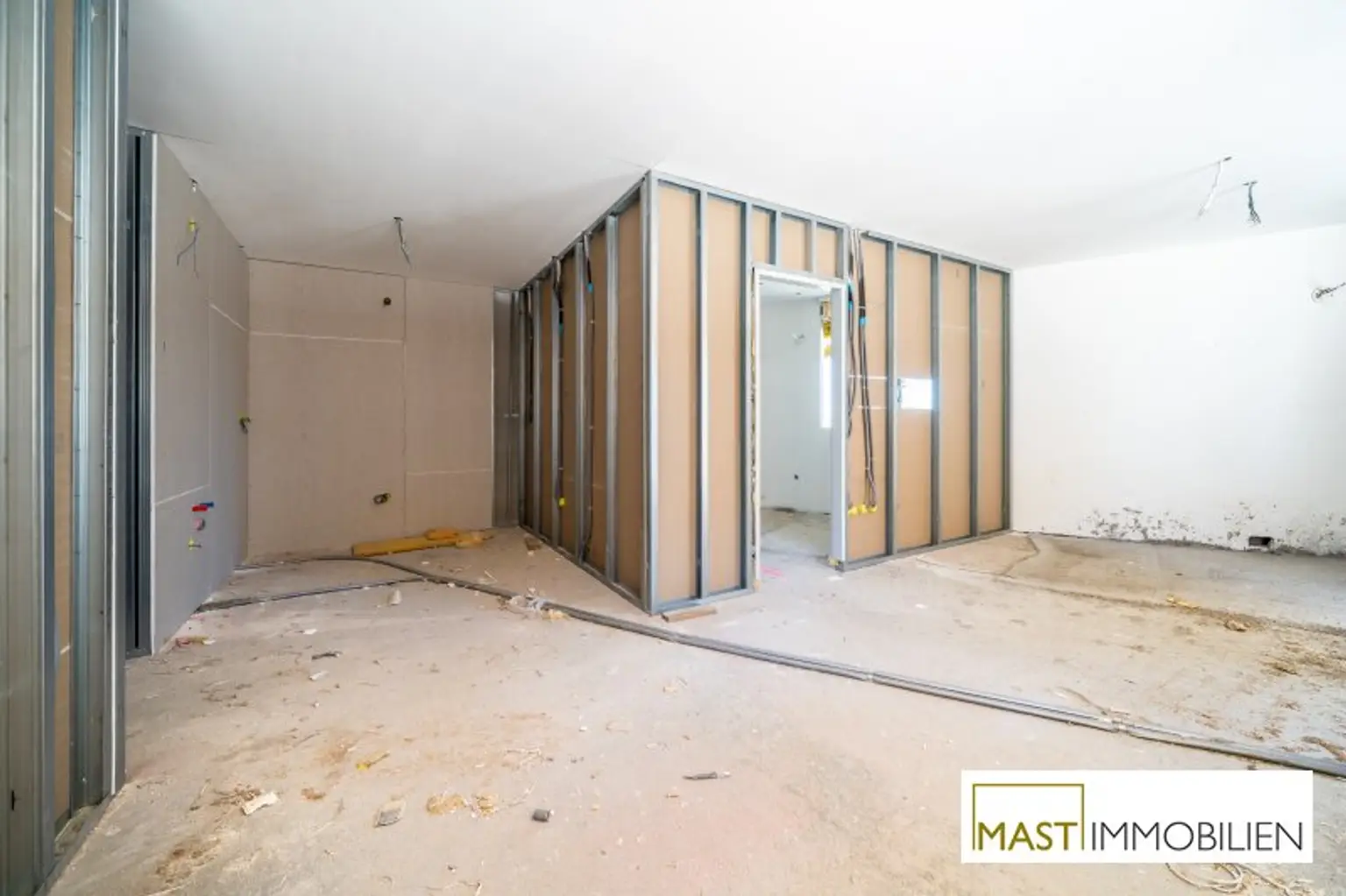 *Seltenheit* 3-Zimmer Wohnung mit insgesamt 65 qm Terrasse und Garten!