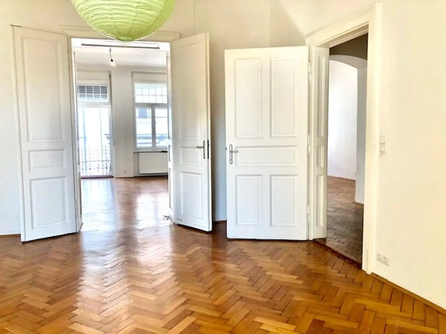 Blick aus Zimmer 1 zu Zimmer 2