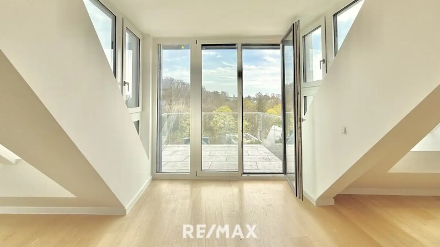 Balkon Wohn- Essbereich