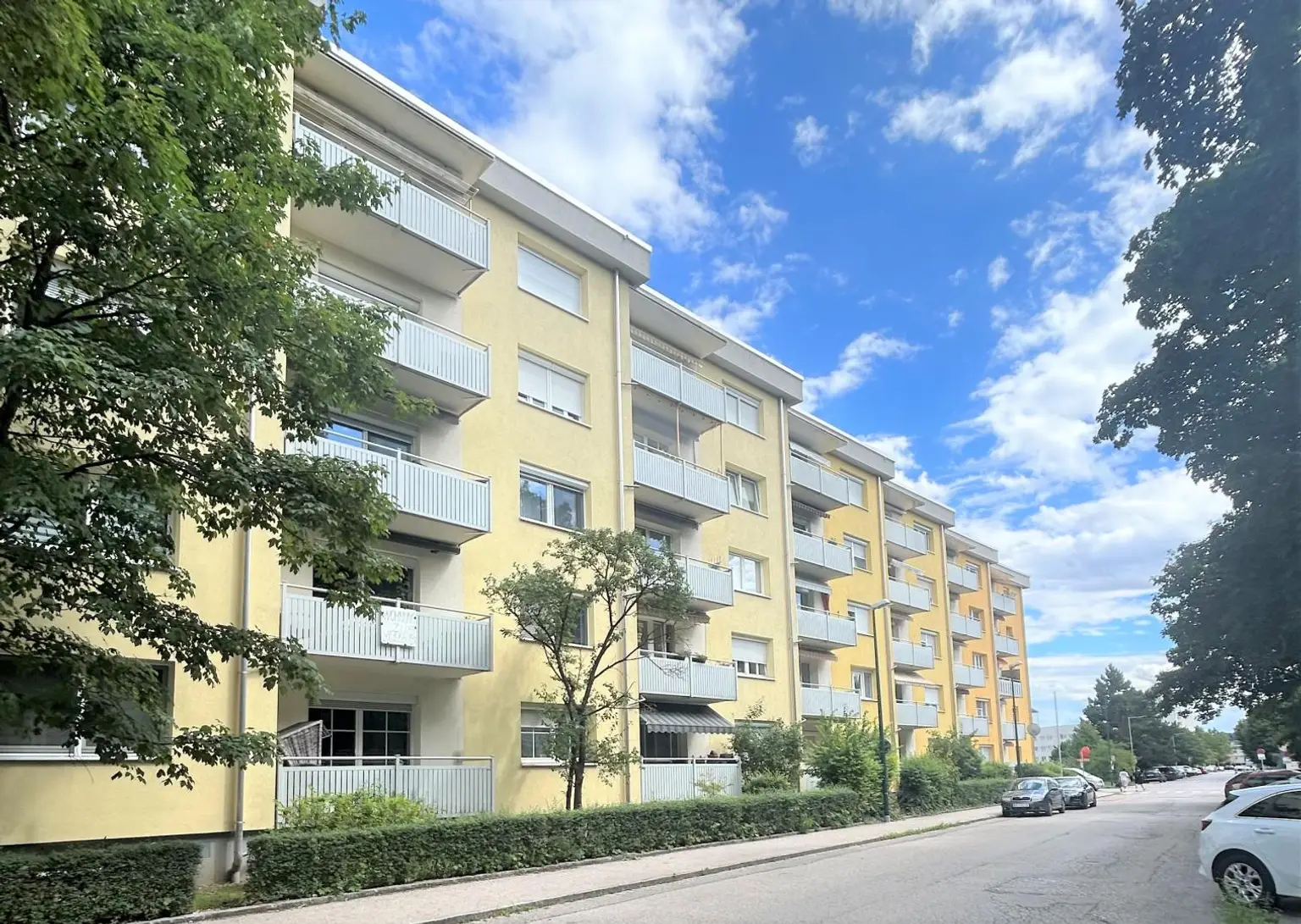 SONNIGE DREIZIMMERWOHNUNG - KLINIKUMNÄHE - Interessant auch für Anleger