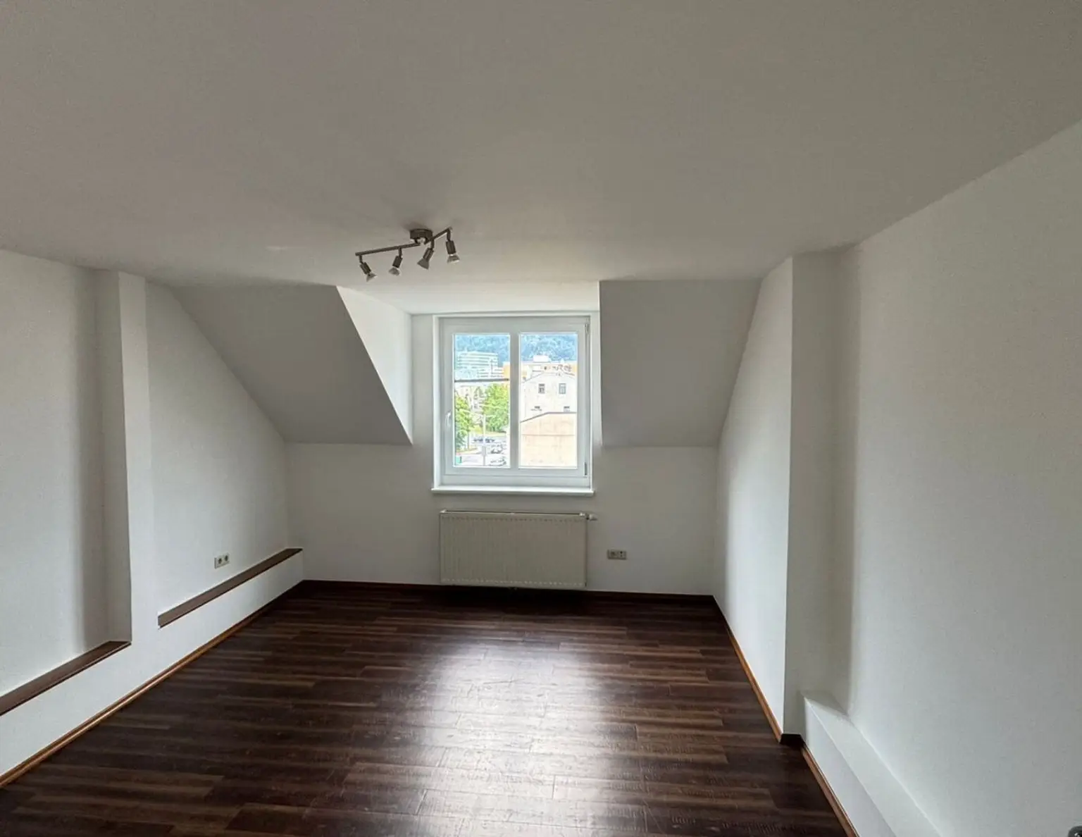 Charmante 5-Zimmer-Maisonette mit Terrasse im Itzling - auch für Studenten als 4er-WG ideal
