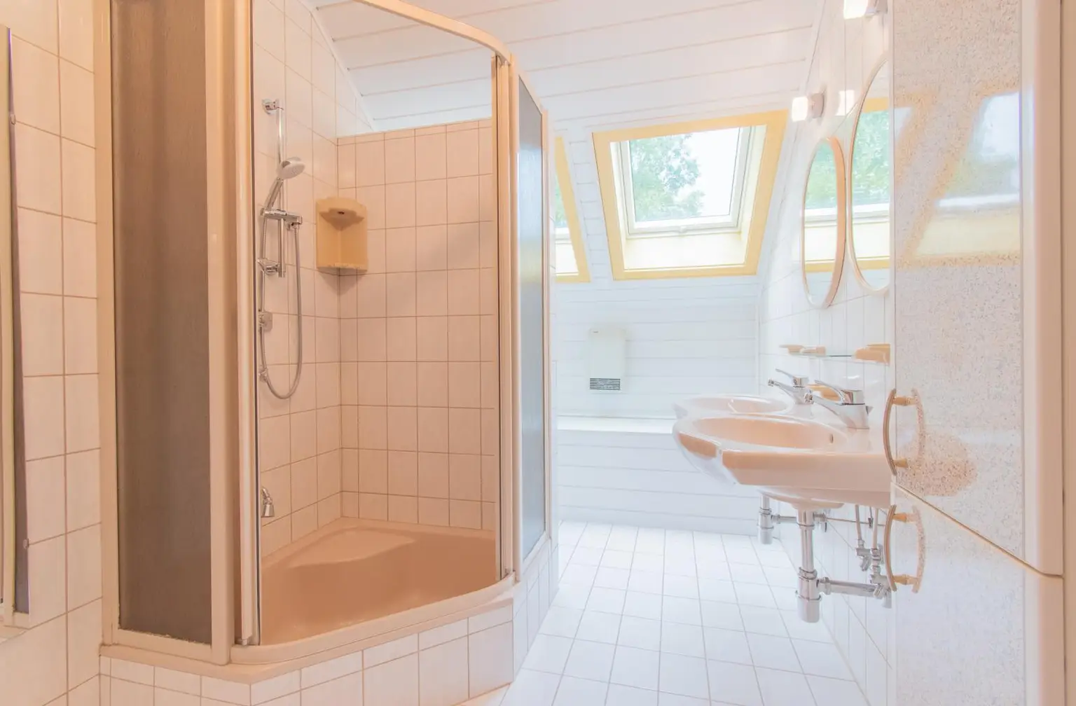 "Zwei Wohneinheiten in idyllischer Lage!"