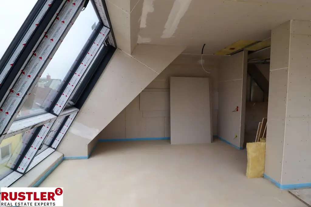 Altbaurenaissance mit Dachgeschossausbau- Nähe Kutschkermarkt