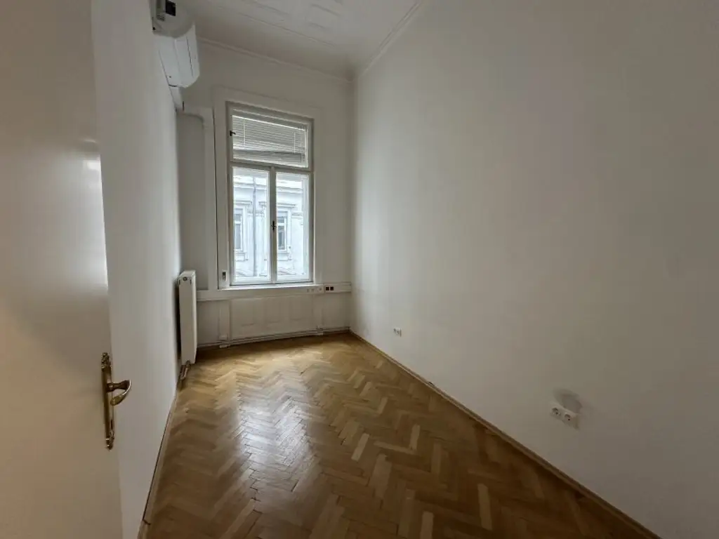 Büro nähe Karlskirche ab SOFORT