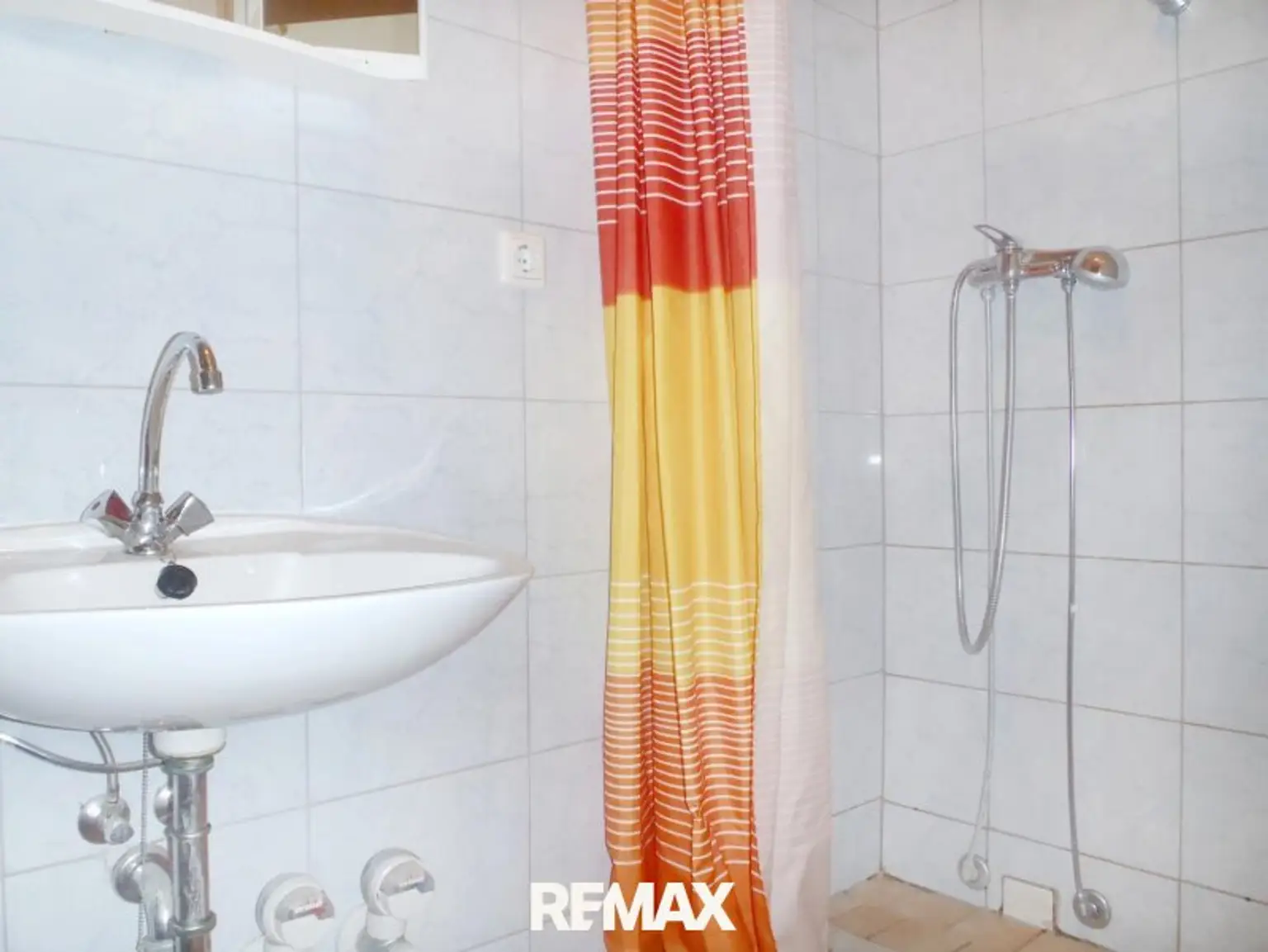 Badezimmer (separate Wohneinheit)