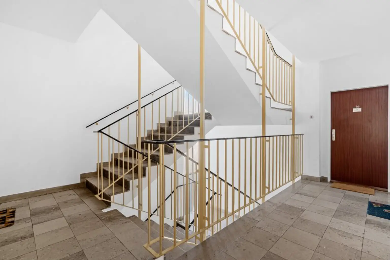 Moderne 3 Zimmer Wohnung mit 2 Loggien - Perfekt für Familien, Paare und Home-Office!