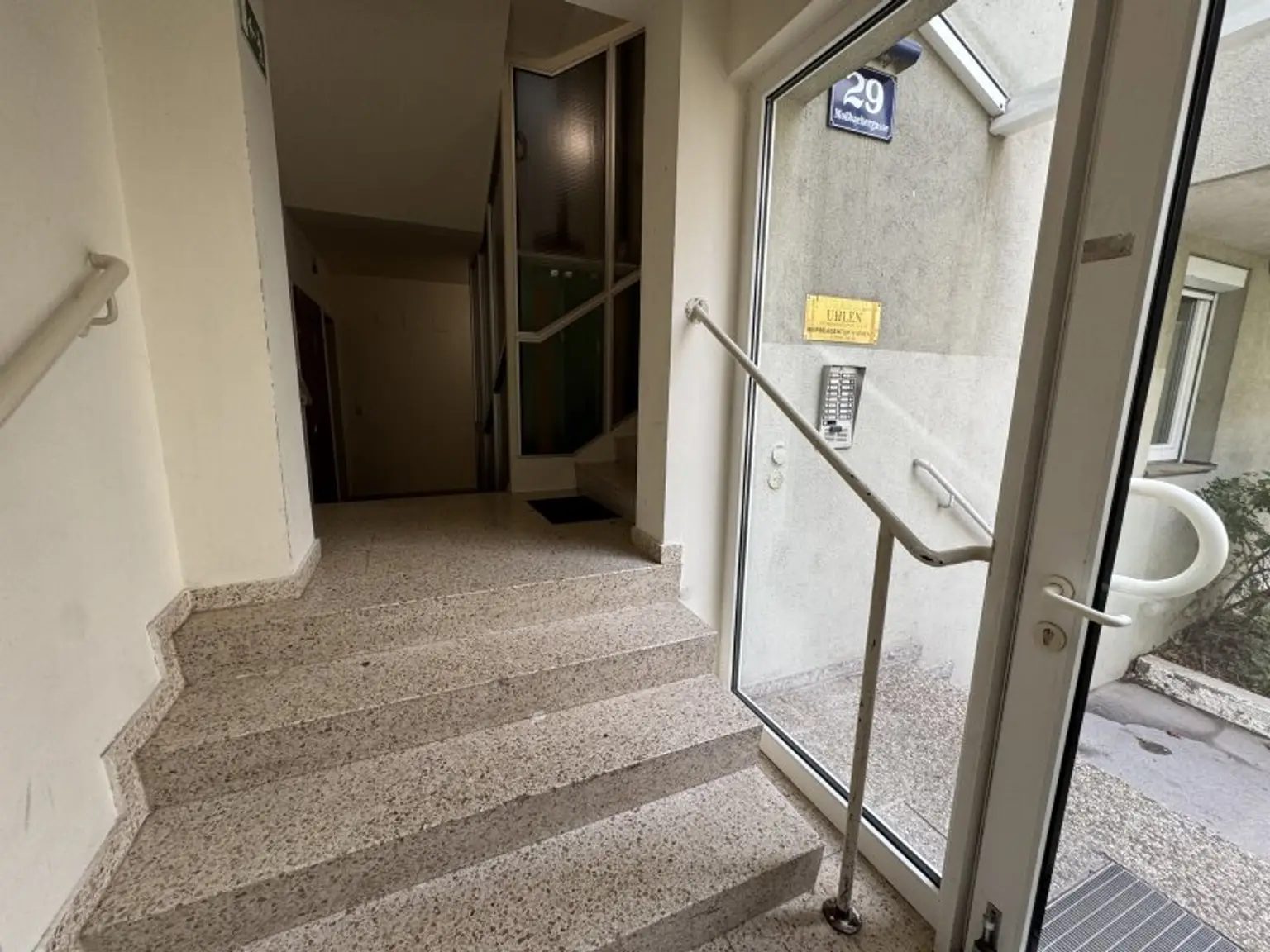 Traumhafte 2-Zimmer-Wohnung in 1140 Wien – Ihr Sanierungsprojekt zum Top-Preis!