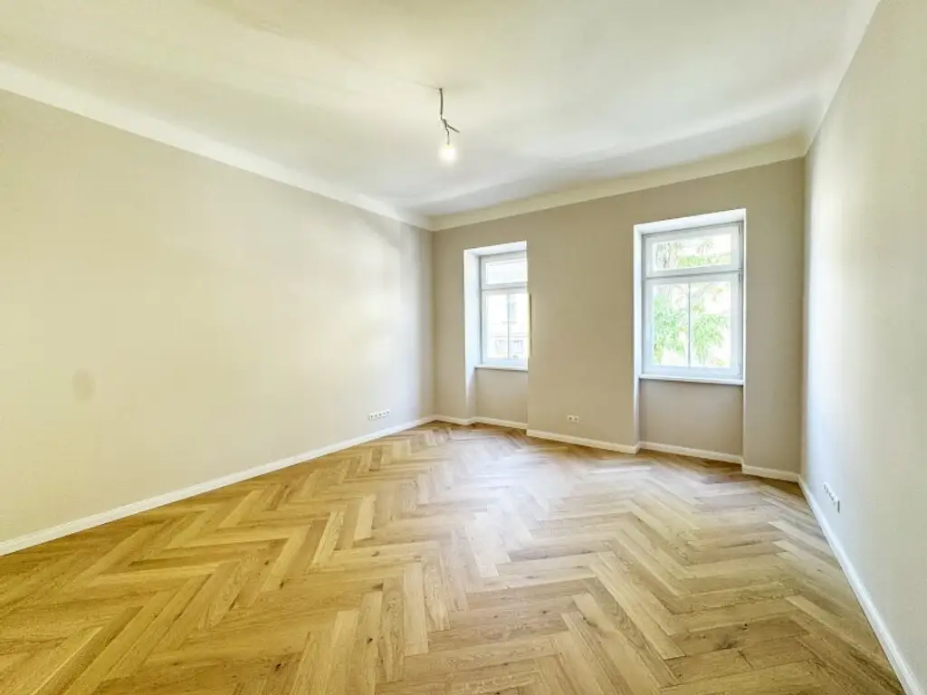 Stilvoller Altbau-Erstbezug | 1-Zimmer mit Kochnische | U4 vor der Tür