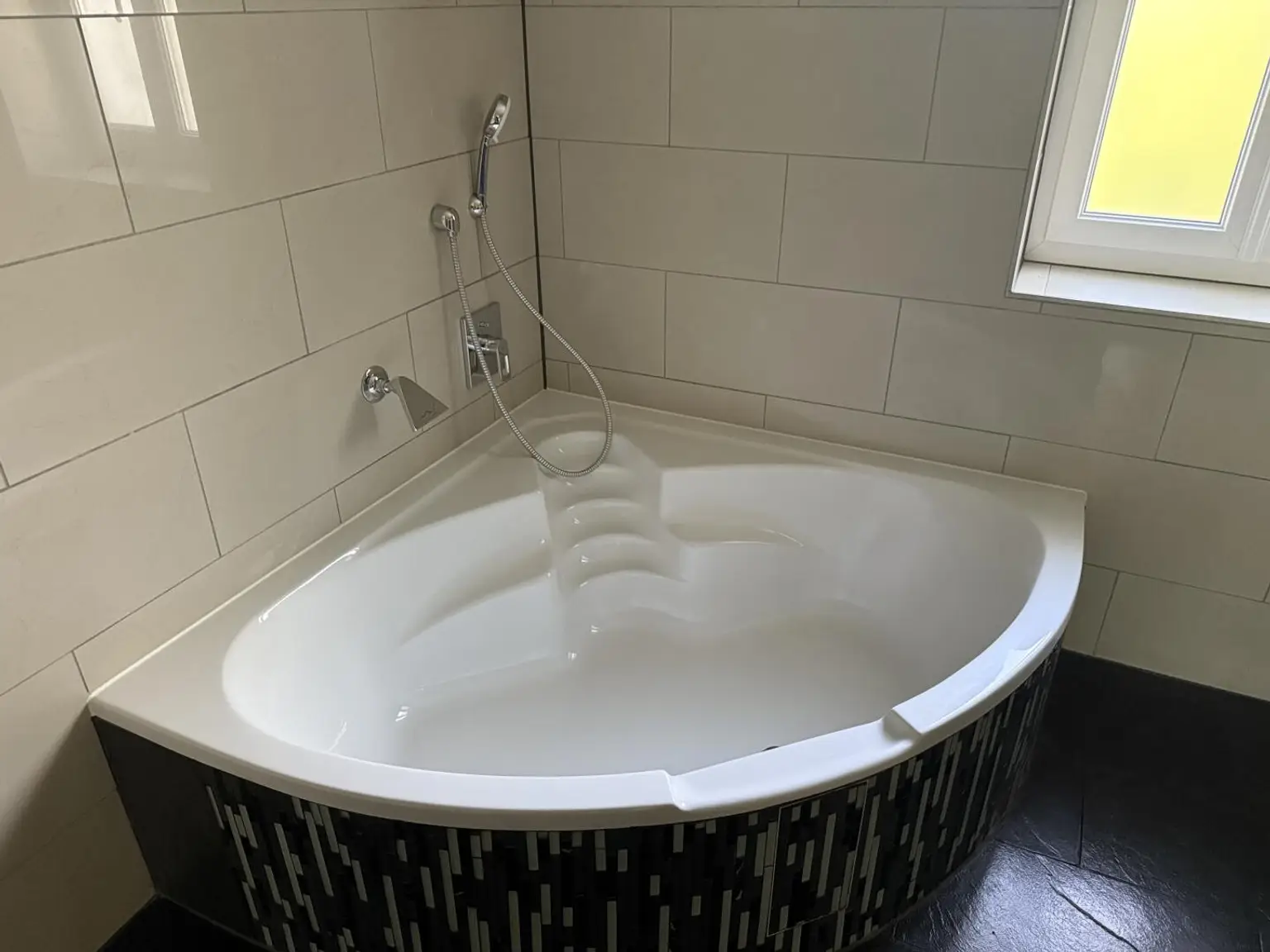 Provisionsfrei!! Großzügige Eigentumswohnung mit Garten, Terrasse & 2 Garagen in Gratwein-Straßengel