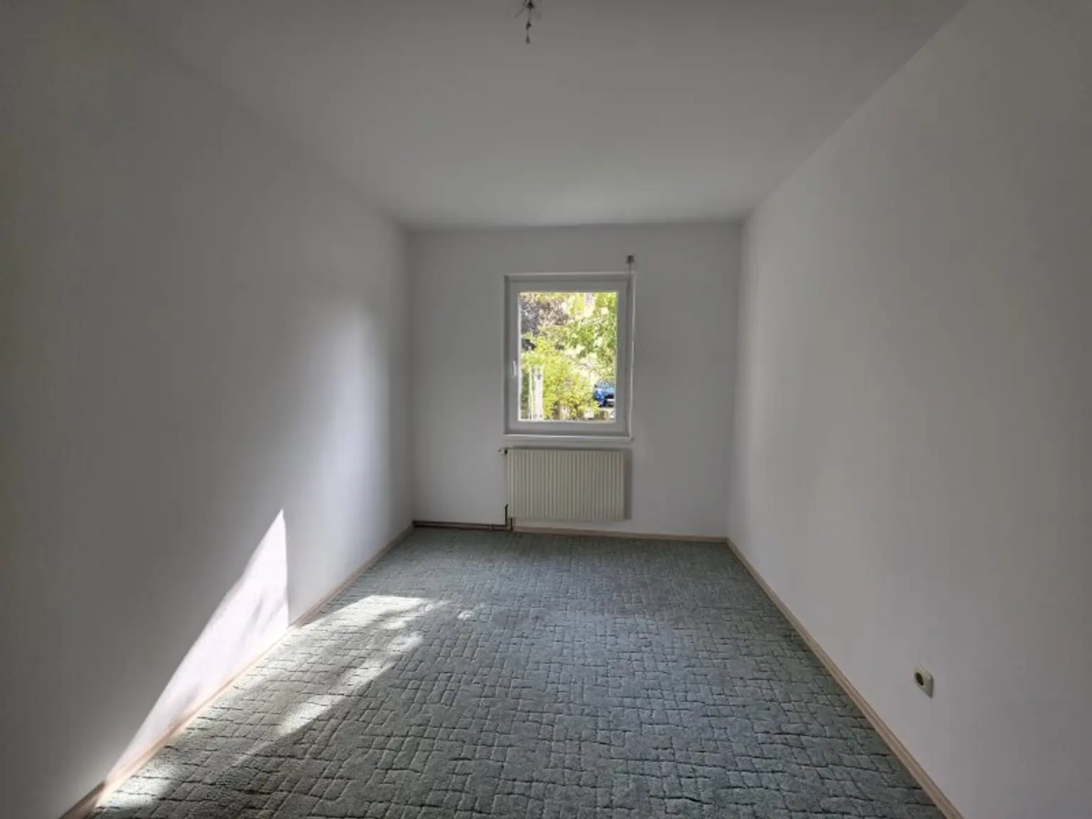 Willkommen in Ihrer GARTENWOHNUNG  3,5 ZIMMER -  inklusive KFZ-STELLPLATZ