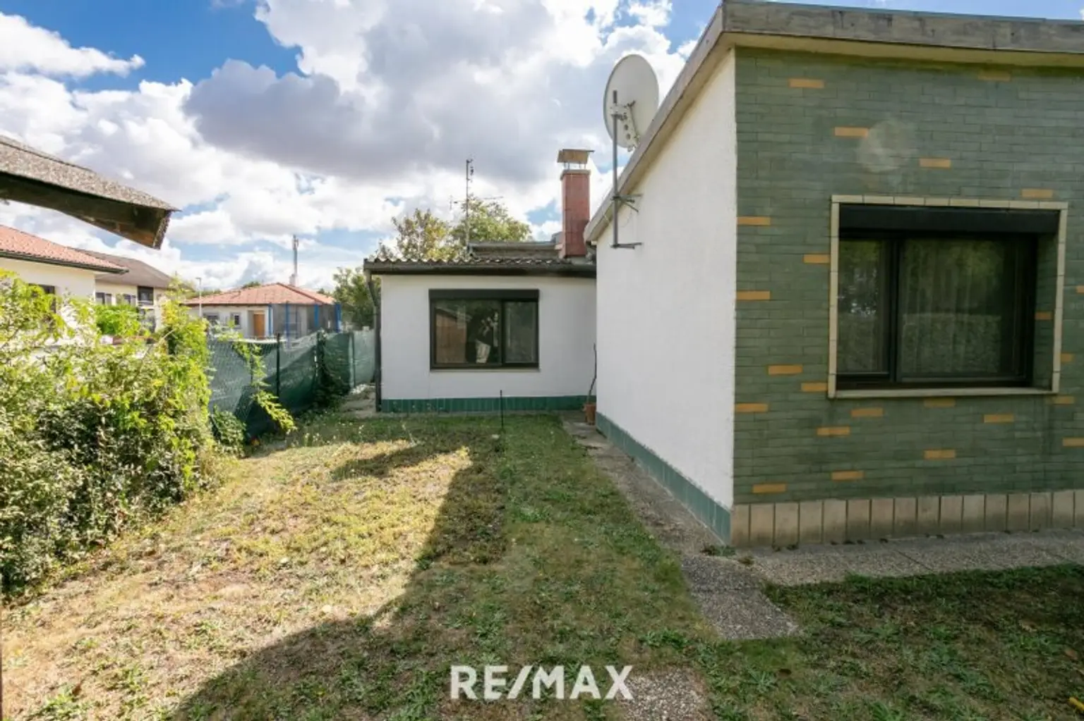 Baugrundstück in Seenähe mit Altbestand !