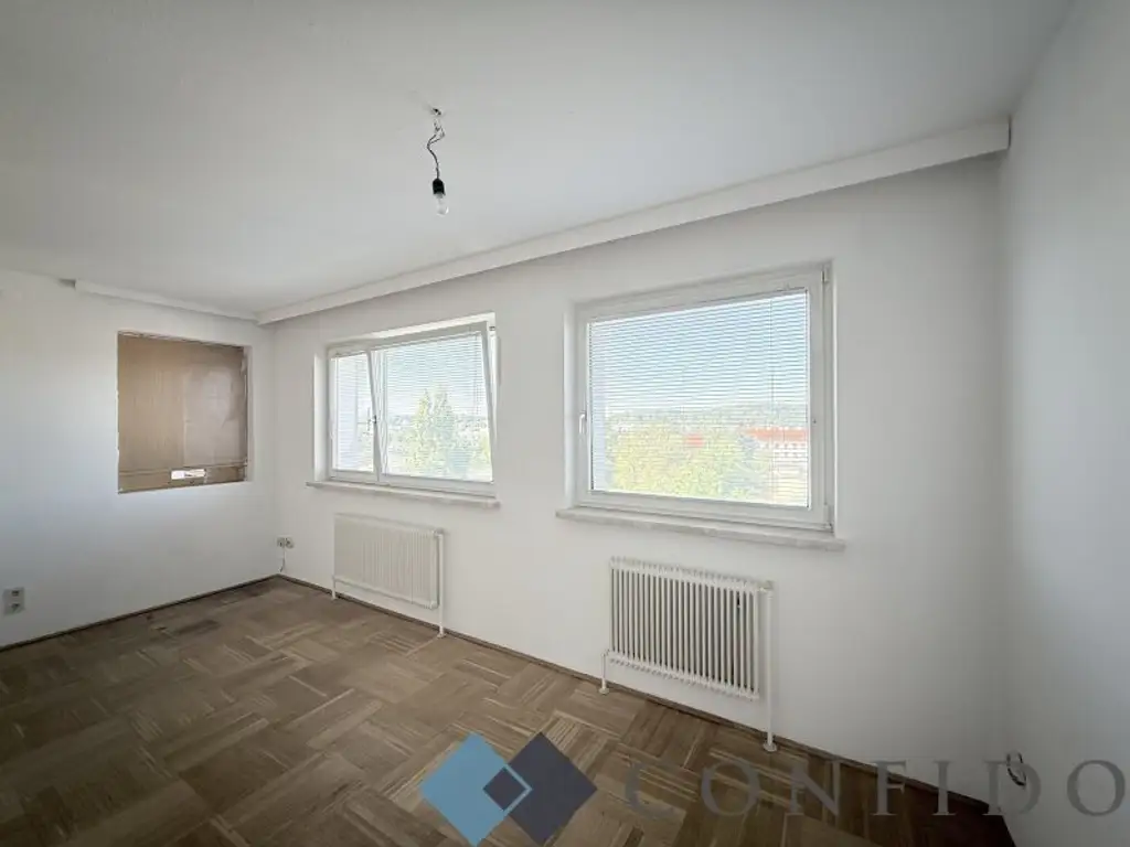 Wohnen nach Wunsch – sanierungsbedürftige 3-Zimmer-Wohnung mit Loggia und Stellplatz