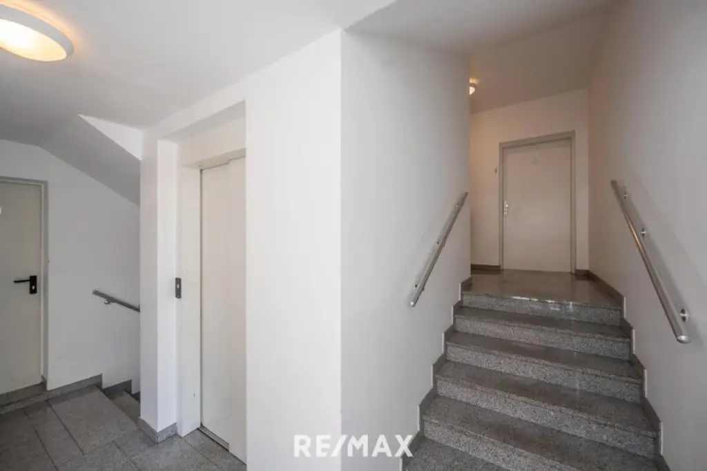 Traumhafte 6 - Zimmer - Wohnung / Büro mit grünem Innenhof in ruhiger sensationeller Lage in Hernals