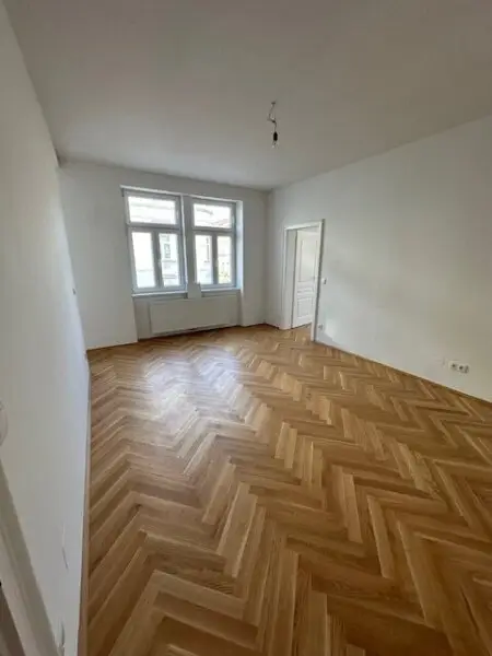 ERSTBEZUG Top sanierter Altbau mit Fernblick und Lift