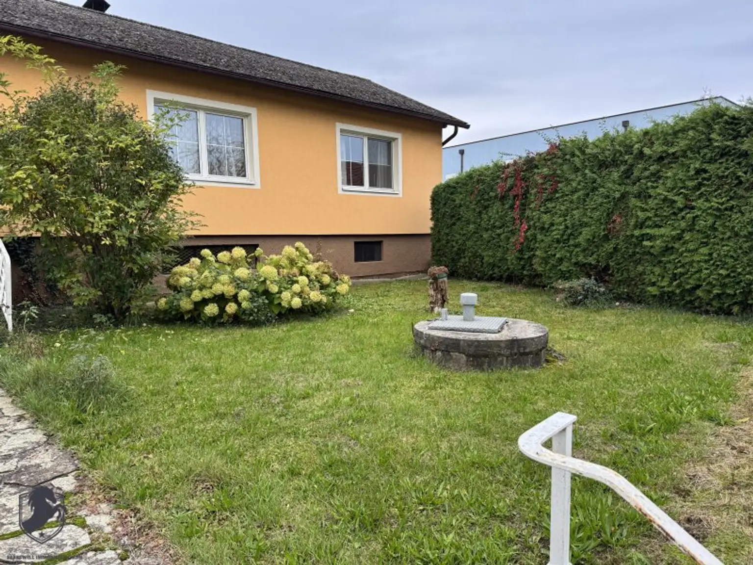 Einfamilienhaus mit Garten, Garage zu vermieten