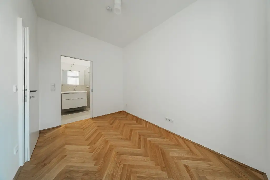 Wunderschöne Altbauwohnung mit modernem Wohnkomfort – sofort bezugsfertig!