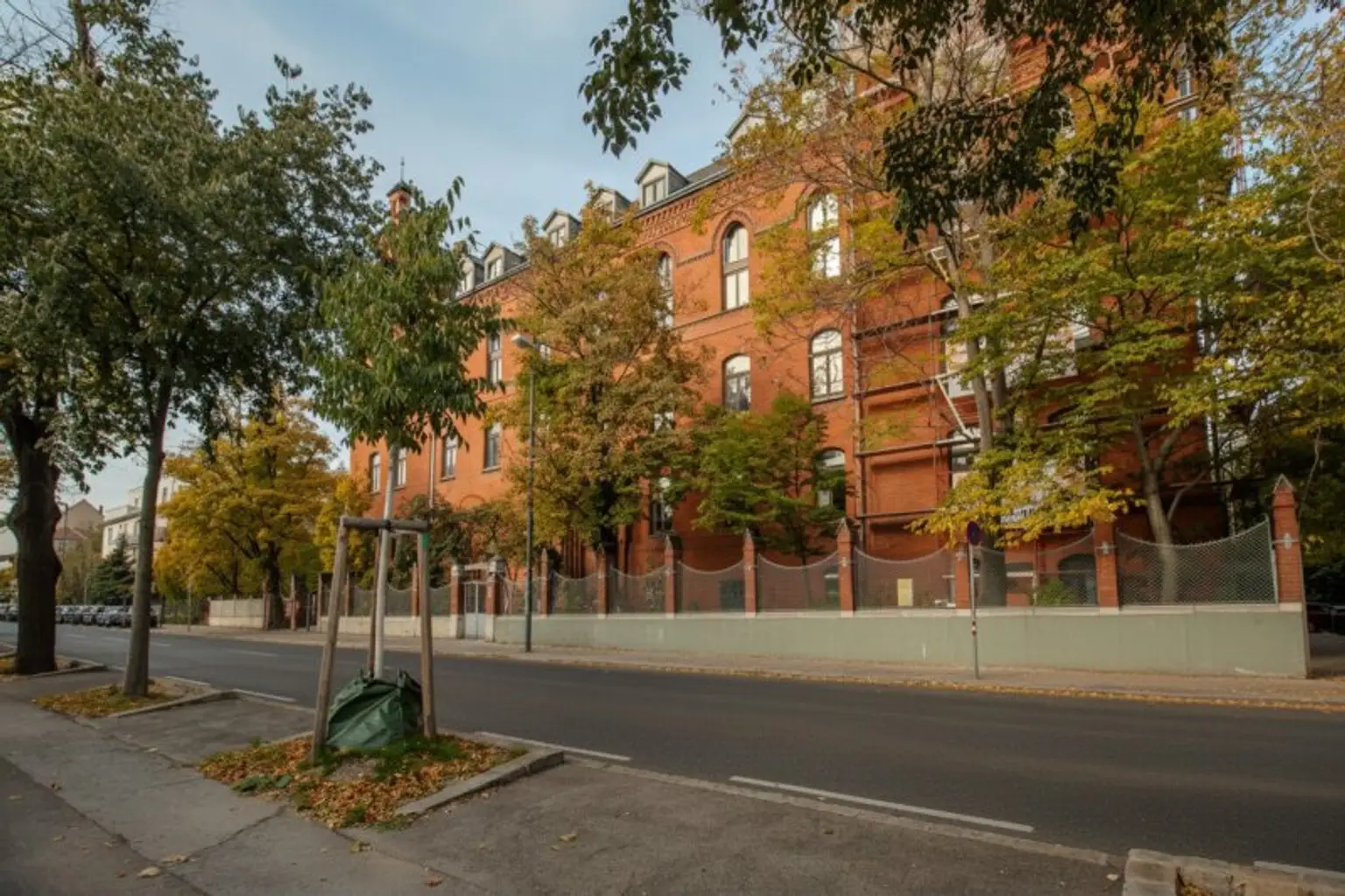 Helle 2-Zimmer-Altbauwohnung im 19. Bezirk – Nähe Hohe Warte / Silbergasse