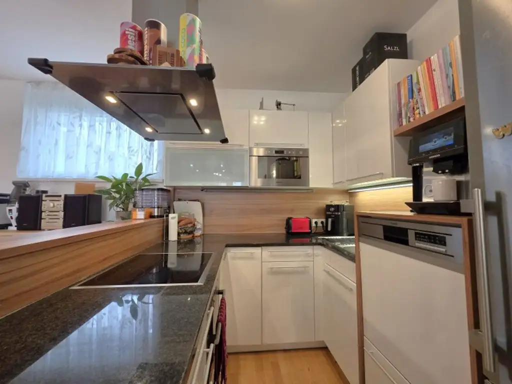 Modernes Wohnerlebnis mit ruhigem Balkon!