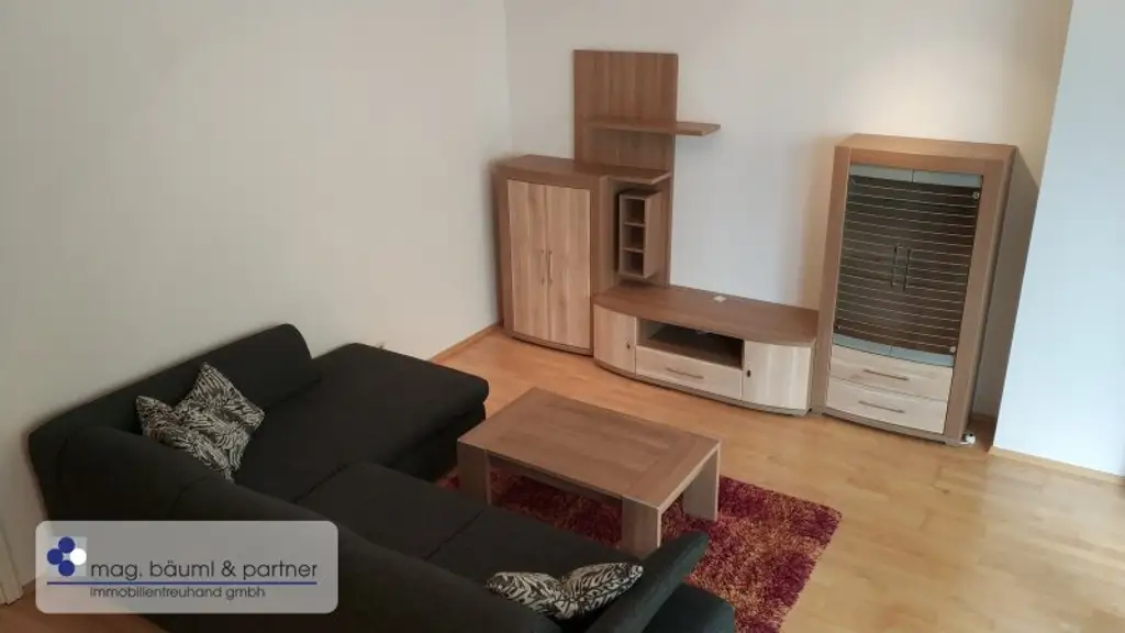 PROVISIONSFREI 2 Zimmer mit  grosser Terrasse