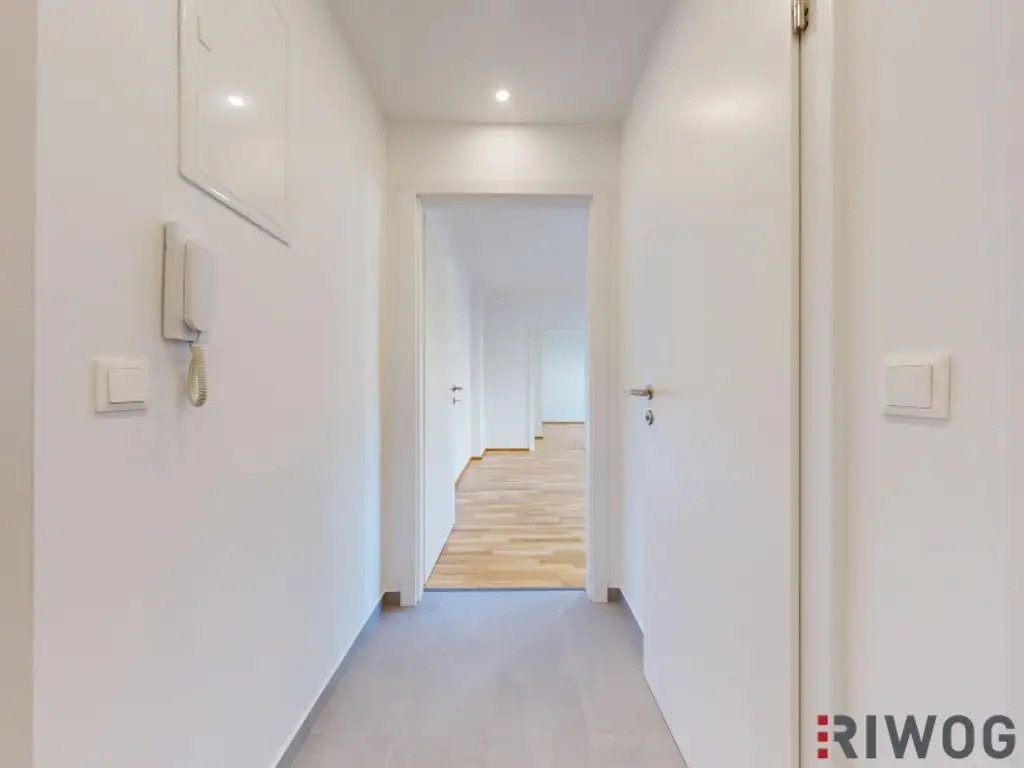 ERSTBEZUG nach Sanierung I Großzügige 2 Zimmer Wohnung mit Ausblick ins Grüne I inkl. Tischlerküche mit Siemens Geräten I Alte Donau Nähe