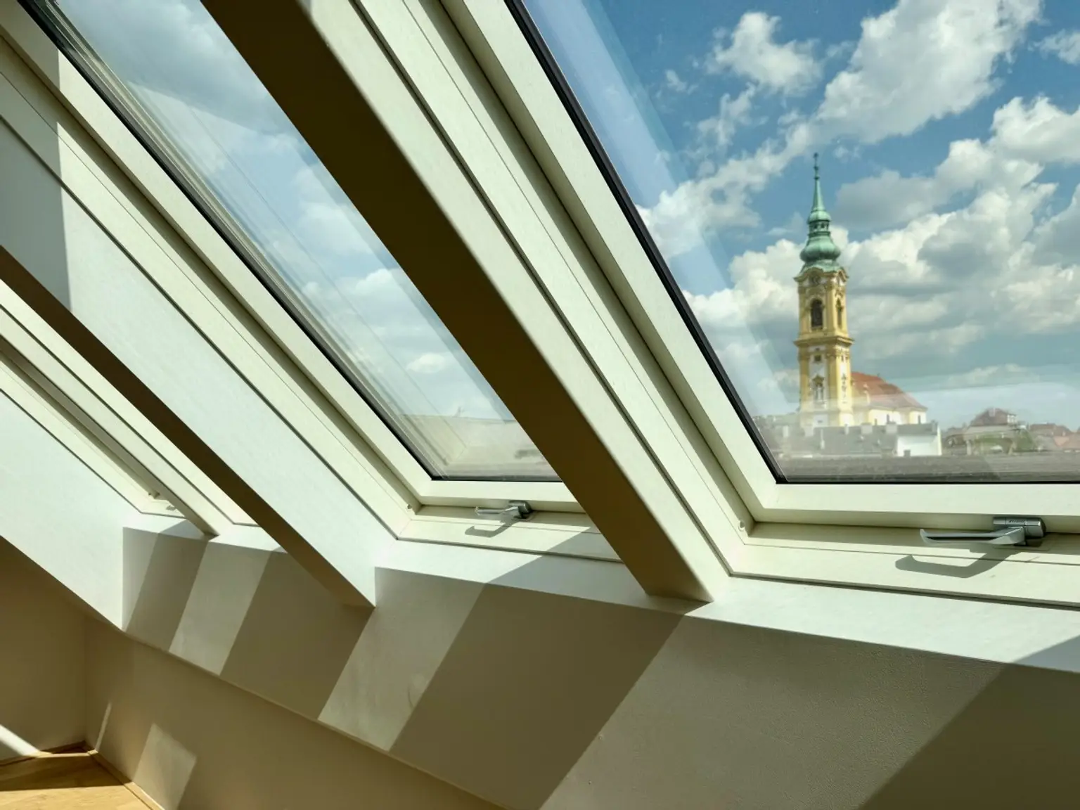 C | ++ NEU ++ Attraktive 2-ZIMMER mit Galerie & TERRASSE | Prima Service Immobilien