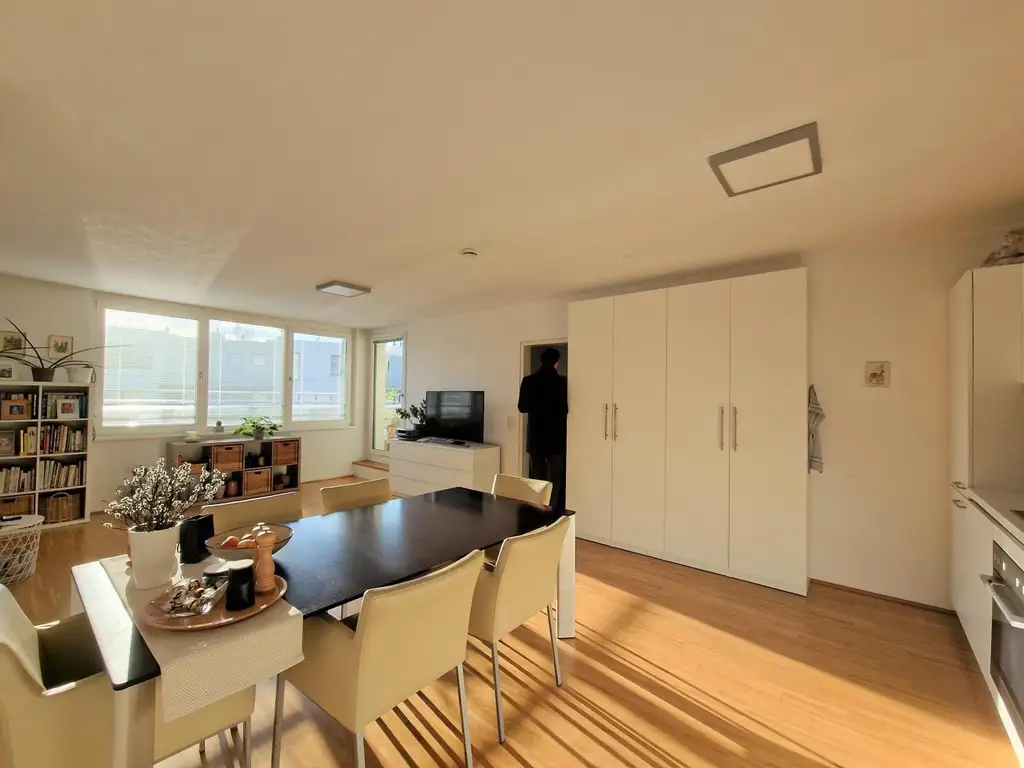 Moderne, westseitige DG-Terrassenwohnung - Nähe U4 und 5.Bezirk