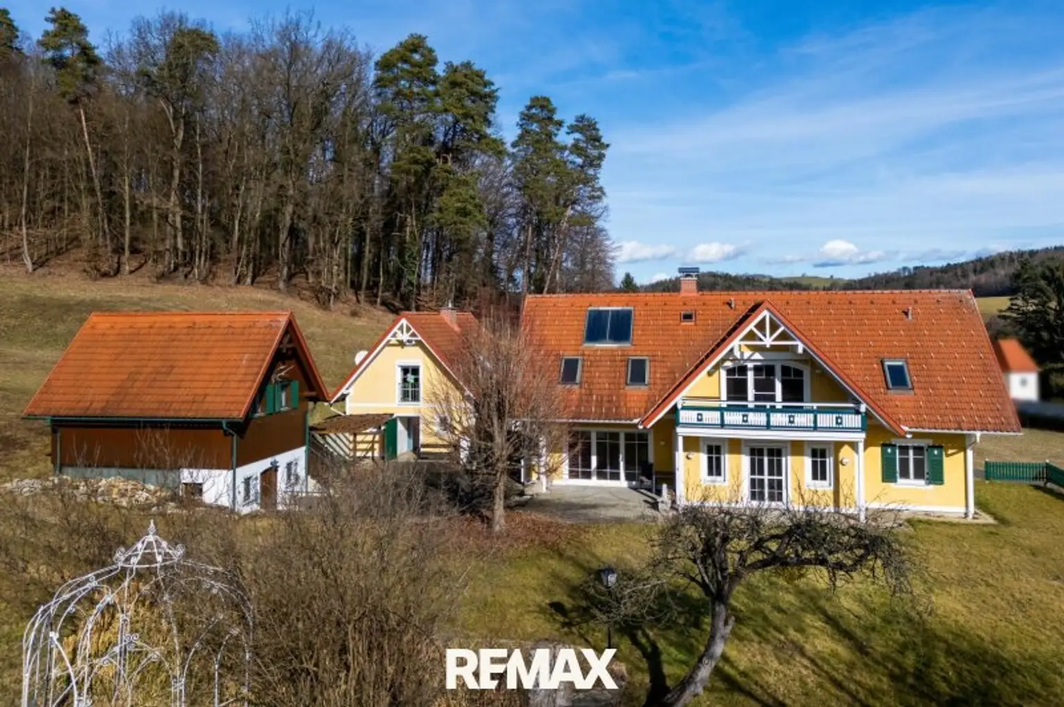 Winzerhaus links