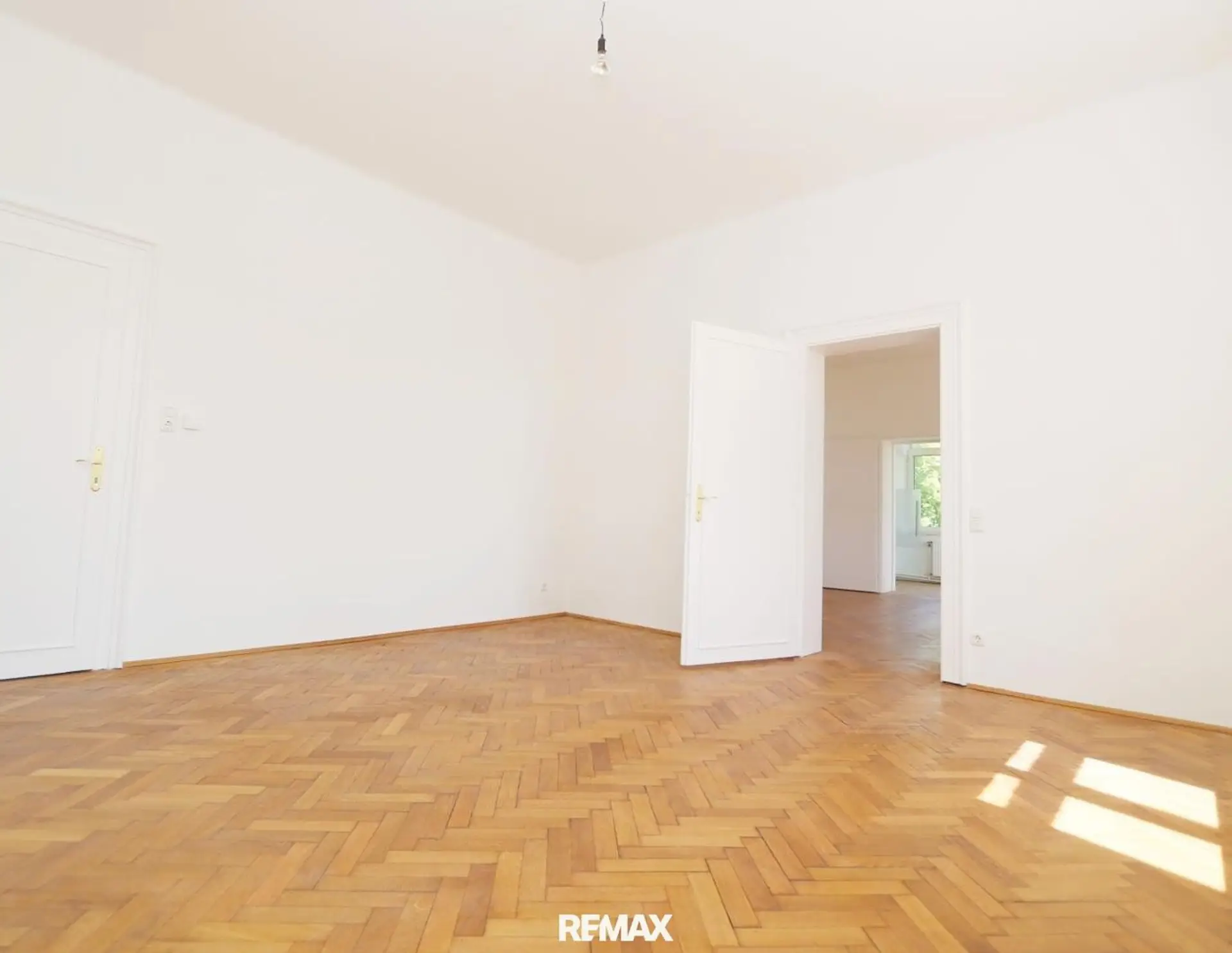 Altehrwürdige, Großzügige Räumlichkeiten in Welser Villa