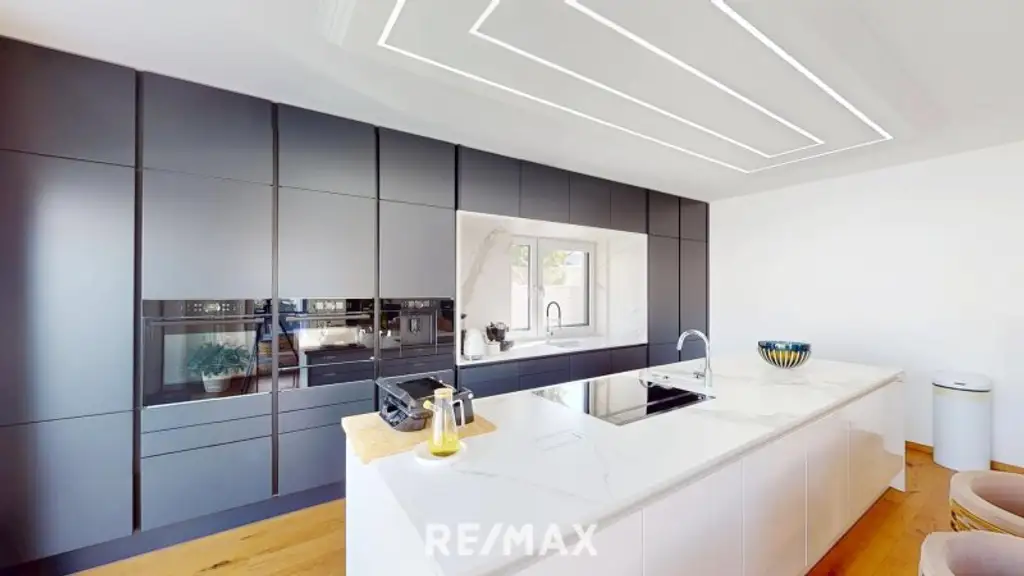 REPRÄSENTATIVE TRAUMVILLA IN BESTLAGE VON HIMBERG NÄHE WIEN & U1