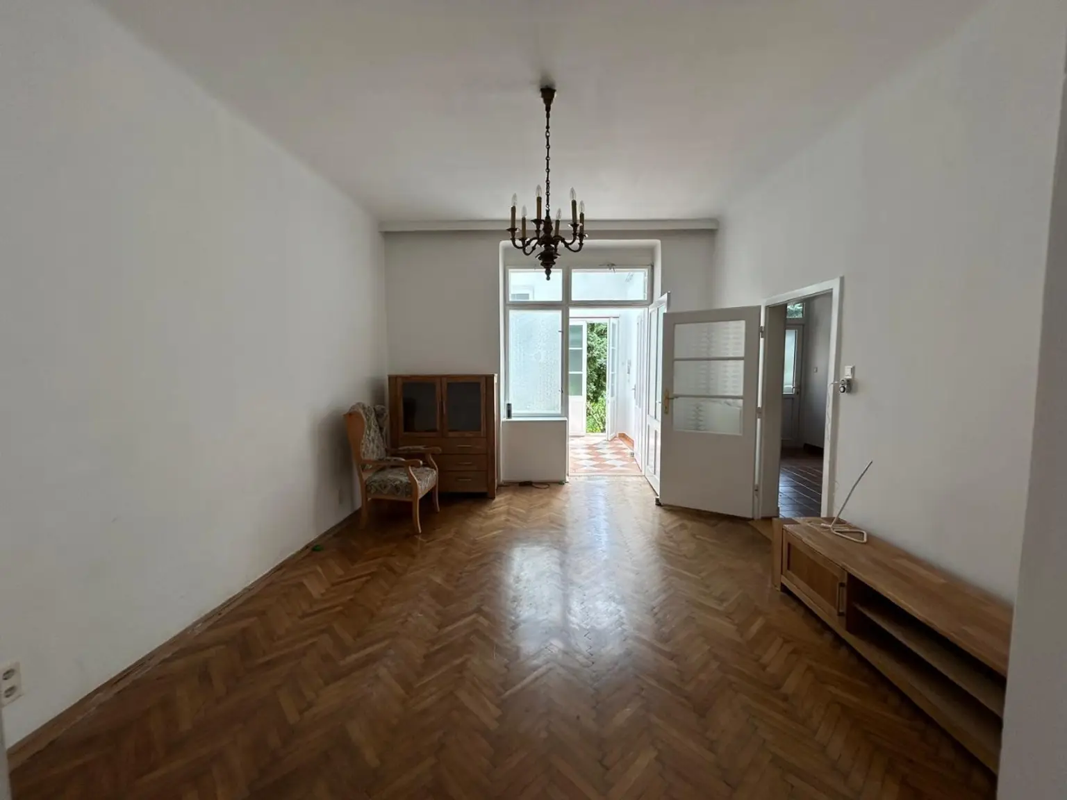 ZWEI ZIMMER WOHNUNG IN KIERLING MIT GARTEN!