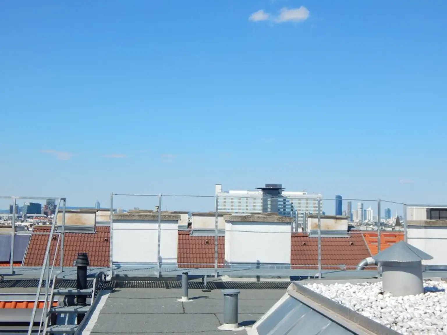 Wohntraum helle und ruhige Dachterrassenwohnung mit Fernsicht
