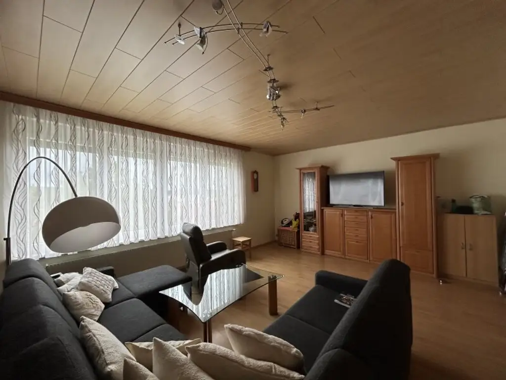 +Einzigartiges Mehrfamilienhaus und riesen Grundstück, direkt neben Oberpullendorf! +