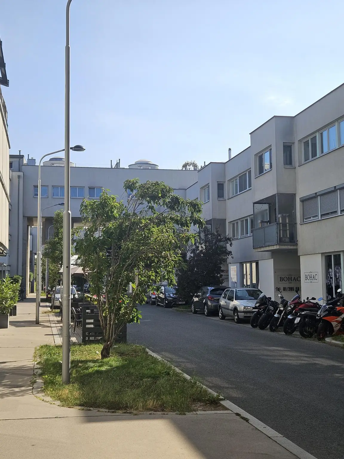 TRAUMHAFTE LOGGIAWOHNUNG IN TOPLAGE ZWISCHEN MÜHLWASSER UND SMZ-OST IN RUHIGER WOHNLAGE