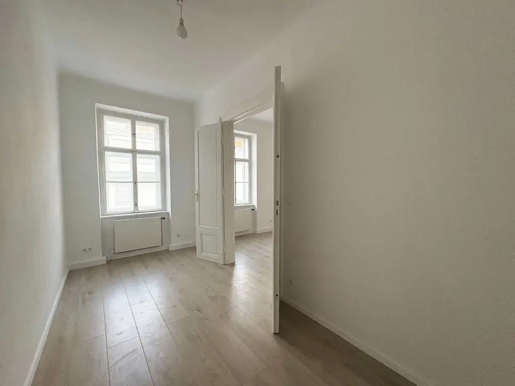 Teilsanierte 2 Zimmer Wohnung in Top Lage - 
Nahe altes AKH und Rathaus