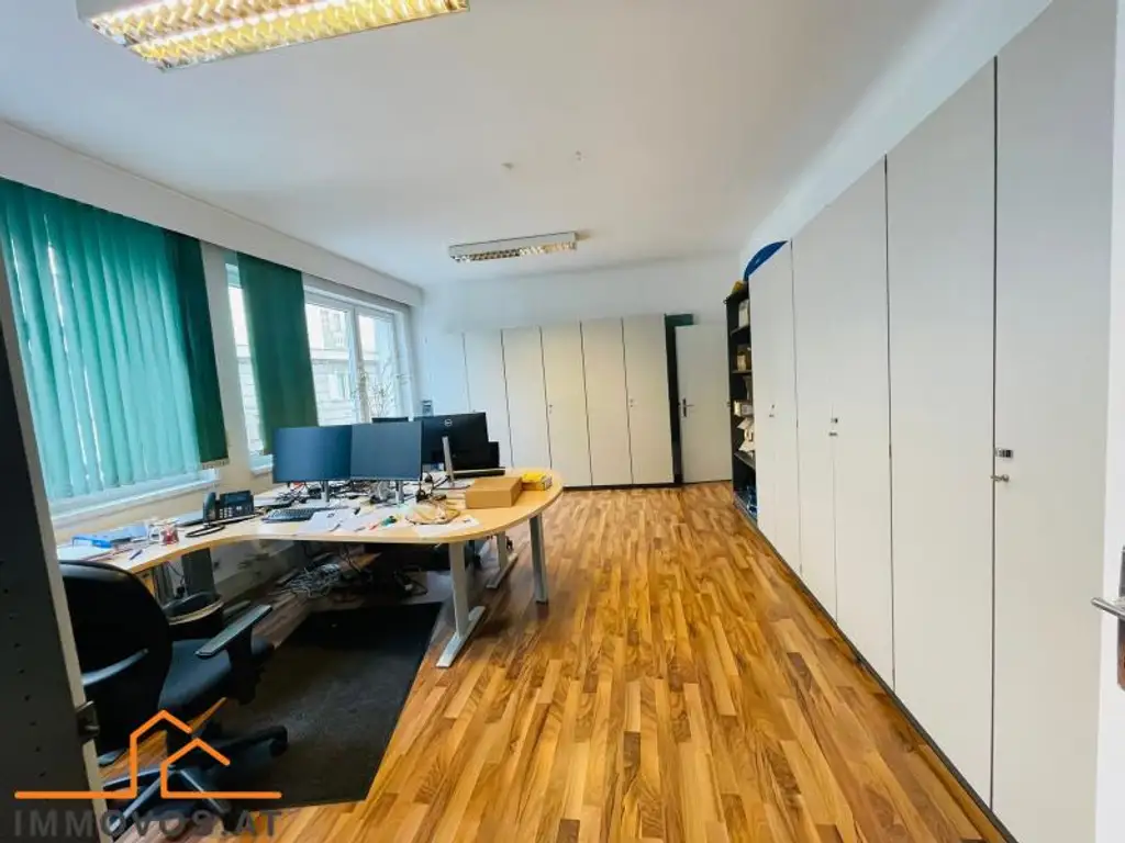 SANIERTES BÜRO IM FREIHAUSVIERTEL - 2 EINGÄNGE - 1. und 3. Stock frei