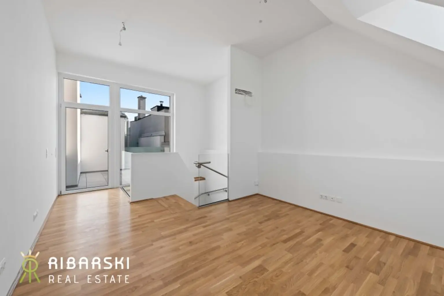 PROVISIONSFREI inkl. 2 TG Plätze - Wohnen in Verbundenheit - stylische Maisonette mit südseitiger Dachterrasse