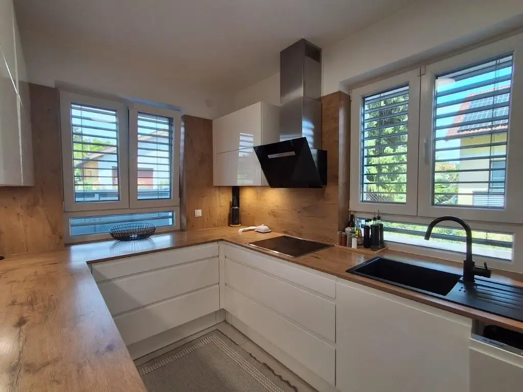 "Topmodern-ausgestattete Doppelhaushälfte nahe U1 Leopoldau"