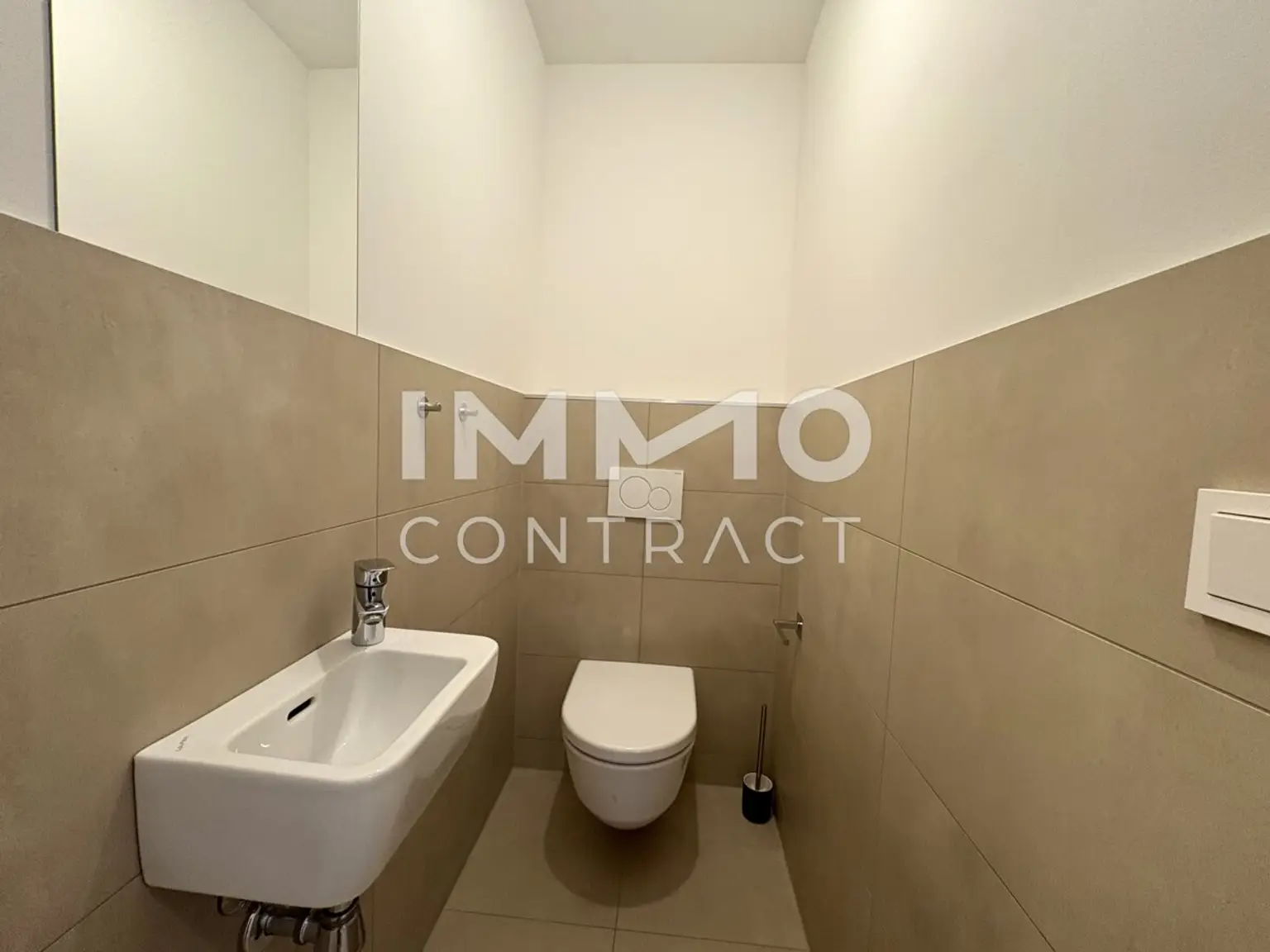 TOP-Ausblick: City mit Stephansdom, Donaukanal, Prater. Concierge, Party & BBQ Lounge, Pool usw.