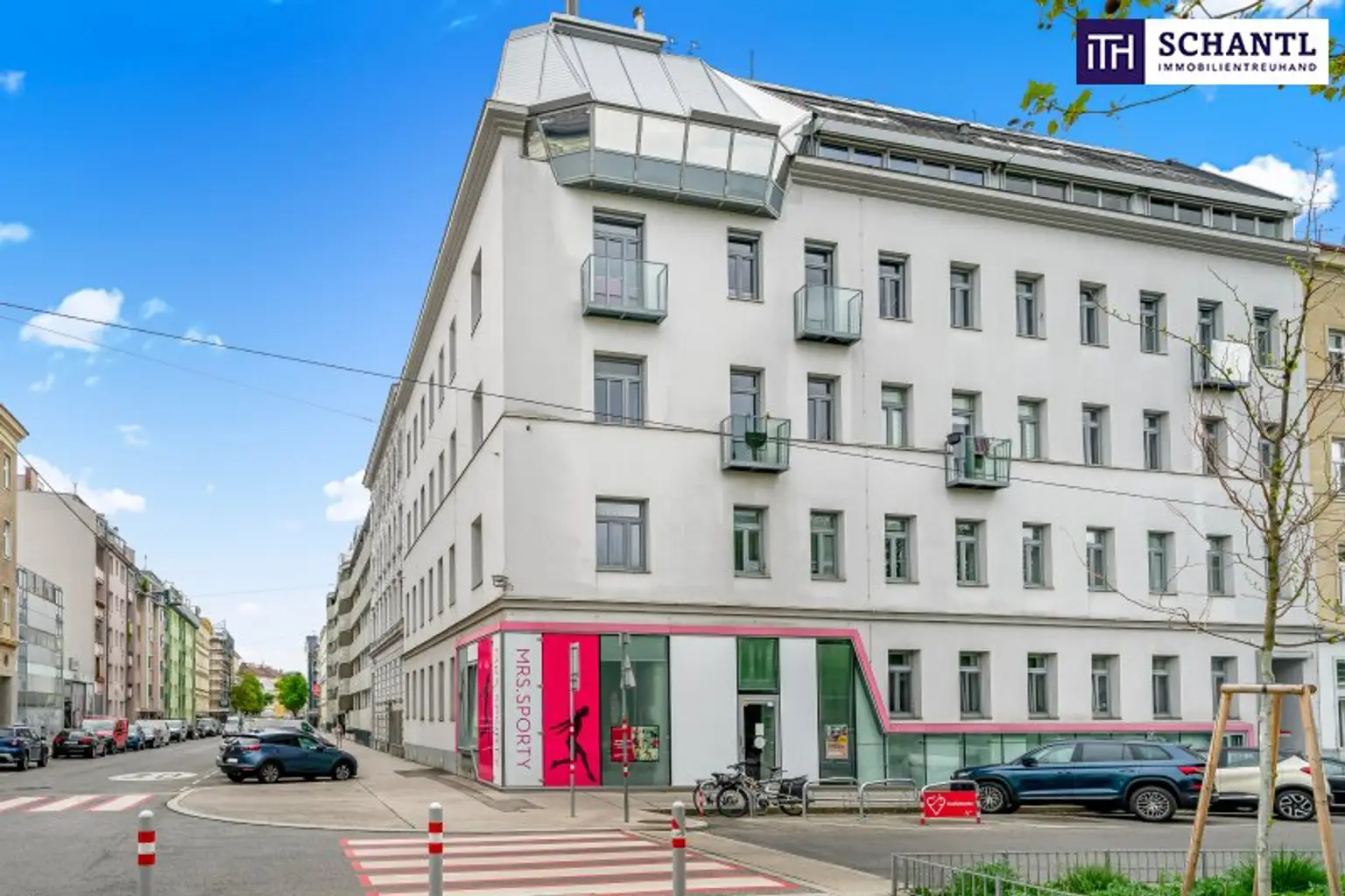 Das Haus, Hauptfassade