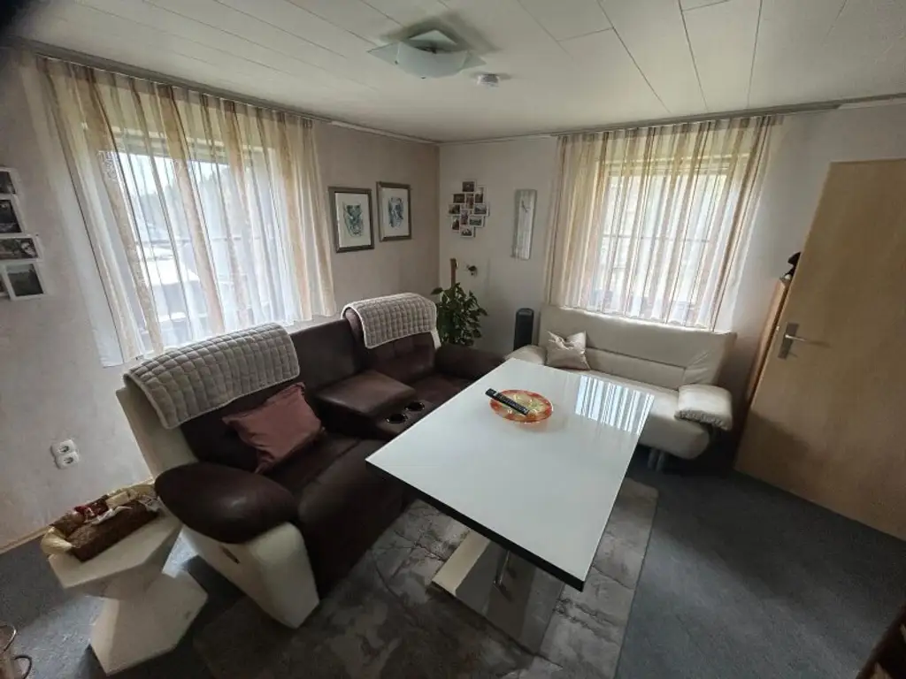 2776 m² Grund + Charmantes Einfamilienhaus im Sonnigen  Himmelberg mit Garten, + Garage & Werkstatt für 199.000 €