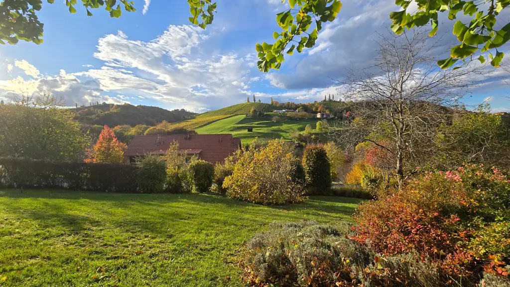 Einfamilienhaus mit Wintergarten, Sauna, Weinkeller & Weitblick in Ratsch an der Weinstraße