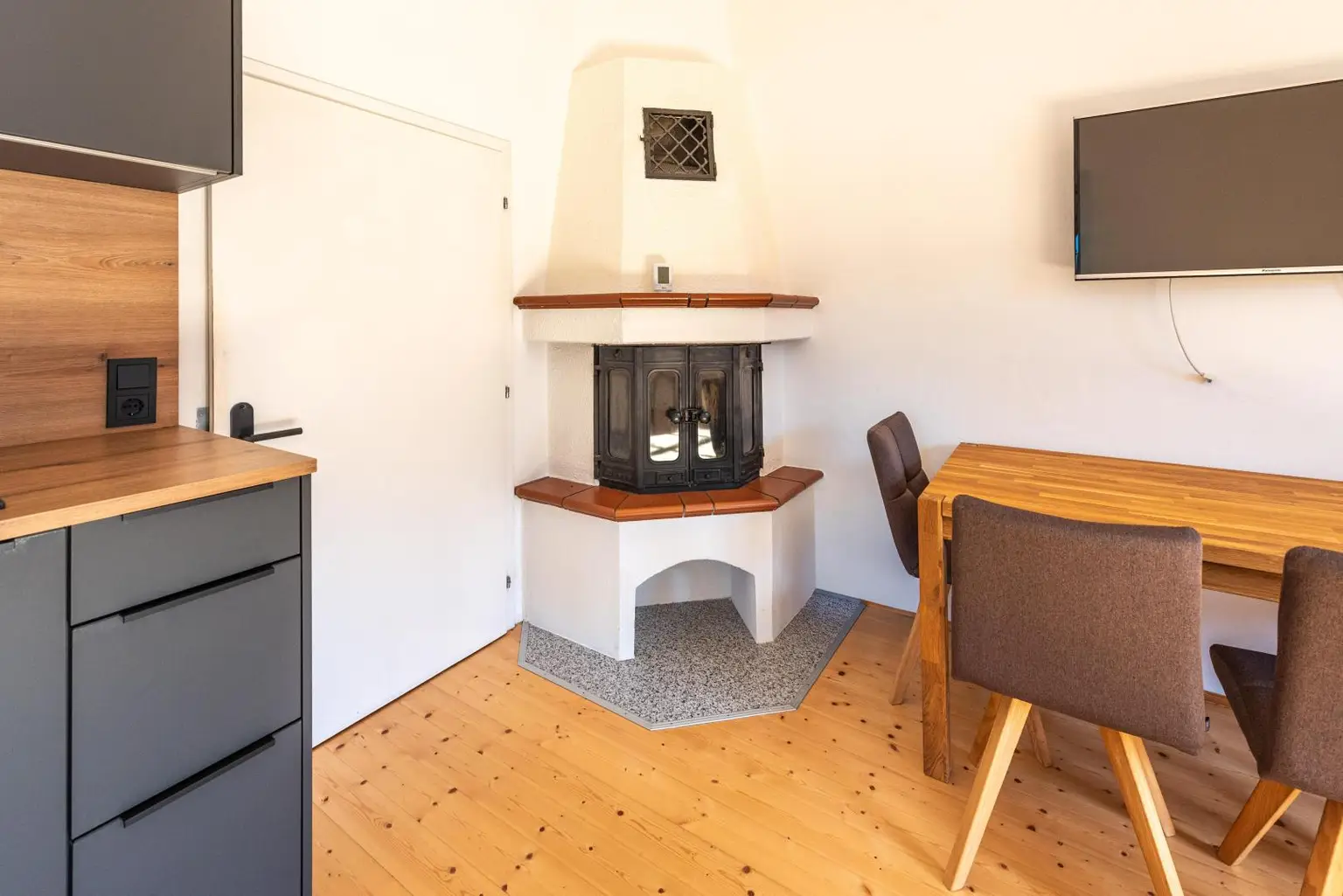 Zwei besondere Wohnungen in historischem Gebäude - 178 m² und 49 m² im Zentrum von Scharnstein mit schönem Ausblick und Garage!